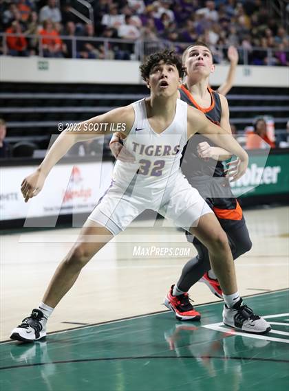 Thumbnail 1 in Waverly vs. McClain (OHSAA D2 Regional Semifinal) photogallery.