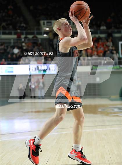 Thumbnail 1 in Waverly vs. McClain (OHSAA D2 Regional Semifinal) photogallery.