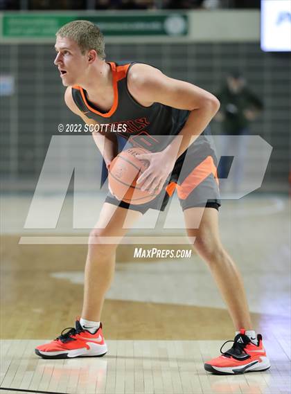 Thumbnail 2 in Waverly vs. McClain (OHSAA D2 Regional Semifinal) photogallery.