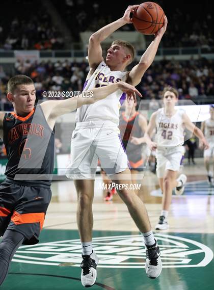 Thumbnail 2 in Waverly vs. McClain (OHSAA D2 Regional Semifinal) photogallery.