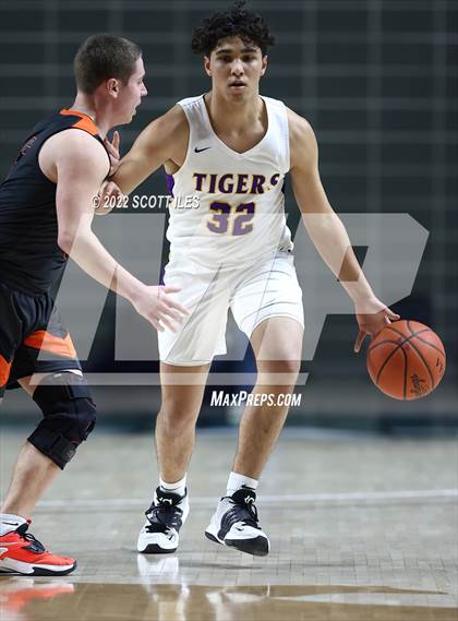 Thumbnail 2 in Waverly vs. McClain (OHSAA D2 Regional Semifinal) photogallery.