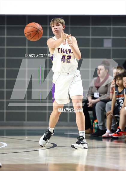 Thumbnail 1 in Waverly vs. McClain (OHSAA D2 Regional Semifinal) photogallery.