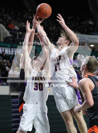 Thumbnail 3 in Waverly vs. McClain (OHSAA D2 Regional Semifinal) photogallery.