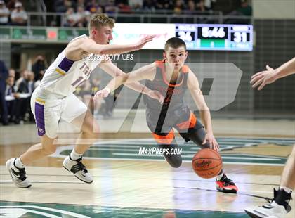 Thumbnail 1 in Waverly vs. McClain (OHSAA D2 Regional Semifinal) photogallery.