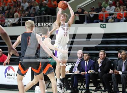 Thumbnail 3 in Waverly vs. McClain (OHSAA D2 Regional Semifinal) photogallery.