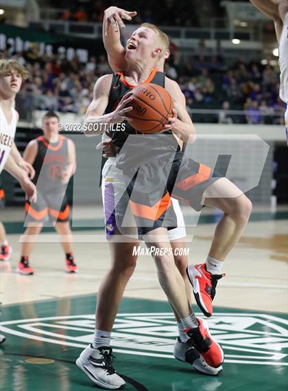 Thumbnail 1 in Waverly vs. McClain (OHSAA D2 Regional Semifinal) photogallery.