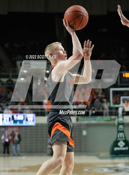 Thumbnail 2 in Waverly vs. McClain (OHSAA D2 Regional Semifinal) photogallery.