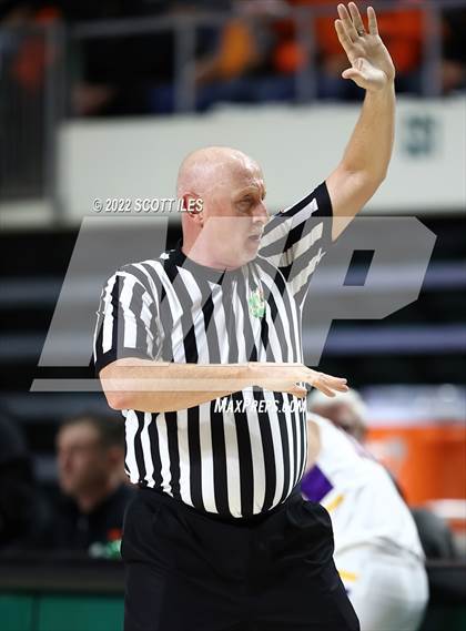 Thumbnail 2 in Waverly vs. McClain (OHSAA D2 Regional Semifinal) photogallery.