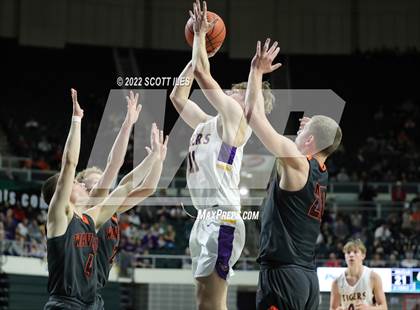 Thumbnail 1 in Waverly vs. McClain (OHSAA D2 Regional Semifinal) photogallery.