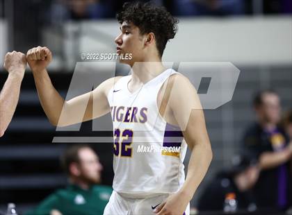 Thumbnail 3 in Waverly vs. McClain (OHSAA D2 Regional Semifinal) photogallery.