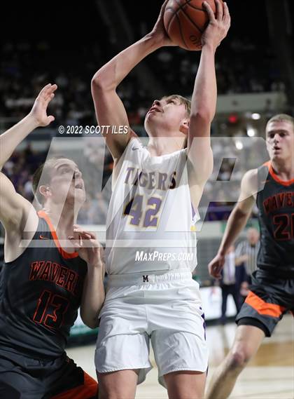 Thumbnail 2 in Waverly vs. McClain (OHSAA D2 Regional Semifinal) photogallery.