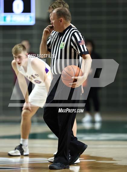 Thumbnail 2 in Waverly vs. McClain (OHSAA D2 Regional Semifinal) photogallery.