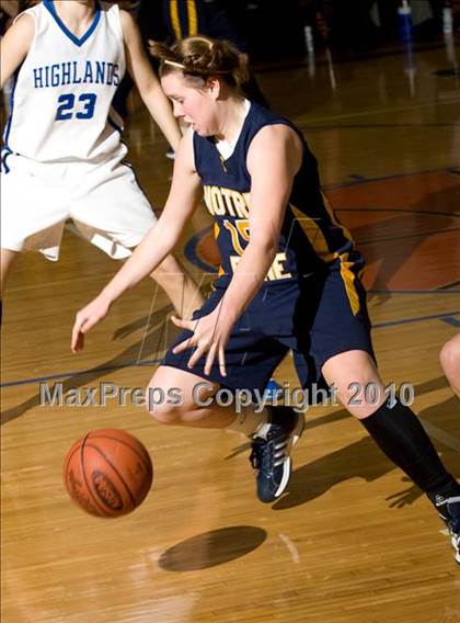 Thumbnail 3 in Notre Dame @ Highlands photogallery.