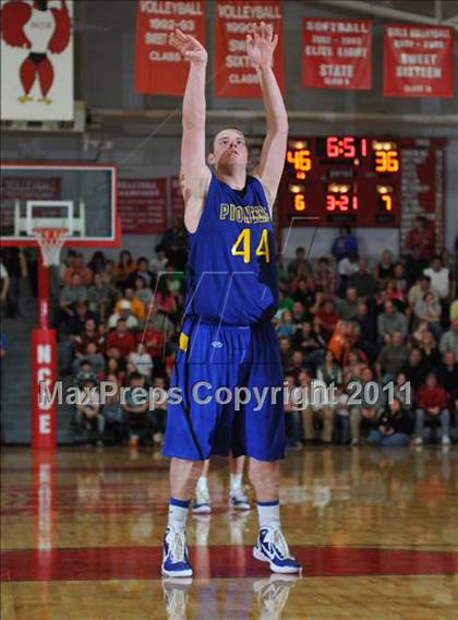 Thumbnail 3 in Meridian vs. Trico (IHSA Class 1A Norris City Sectional Championship) photogallery.