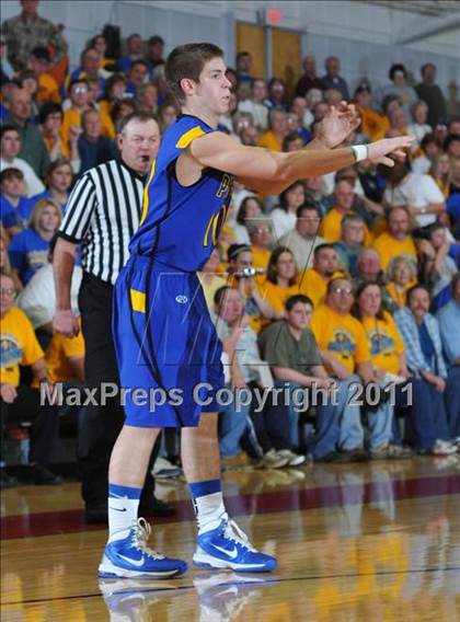 Thumbnail 2 in Meridian vs. Trico (IHSA Class 1A Norris City Sectional Championship) photogallery.