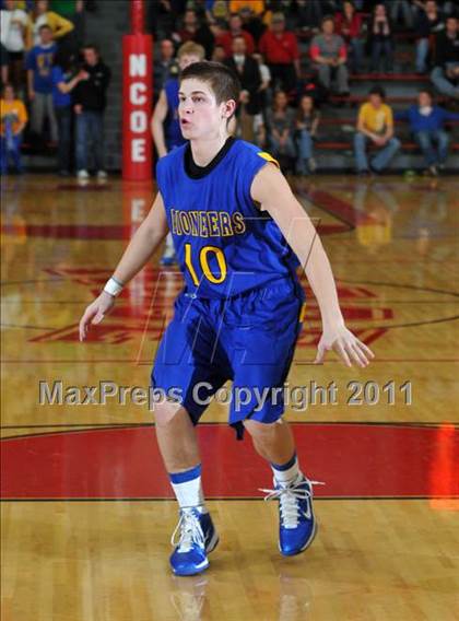 Thumbnail 1 in Meridian vs. Trico (IHSA Class 1A Norris City Sectional Championship) photogallery.
