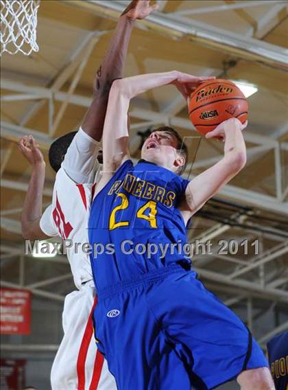 Thumbnail 1 in Meridian vs. Trico (IHSA Class 1A Norris City Sectional Championship) photogallery.