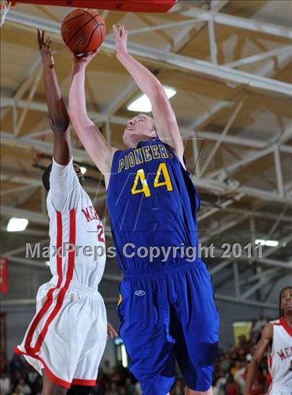 Thumbnail 3 in Meridian vs. Trico (IHSA Class 1A Norris City Sectional Championship) photogallery.