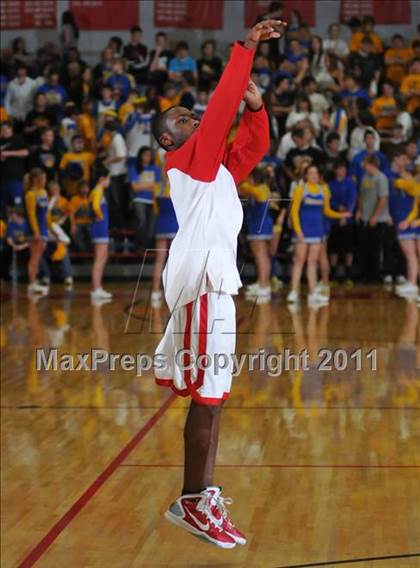 Thumbnail 3 in Meridian vs. Trico (IHSA Class 1A Norris City Sectional Championship) photogallery.