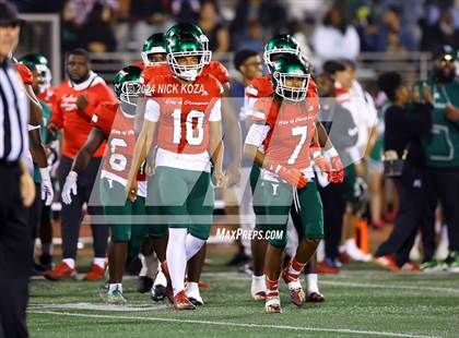 Thumbnail 1 in Inglewood vs. Leuzinger photogallery.