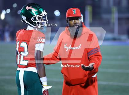 Thumbnail 2 in Inglewood vs. Leuzinger photogallery.