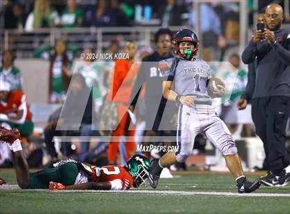 Thumbnail 1 in Inglewood vs. Leuzinger photogallery.
