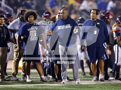 Thumbnail 1 in Inglewood vs. Leuzinger photogallery.