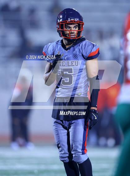 Thumbnail 3 in Inglewood vs. Leuzinger photogallery.