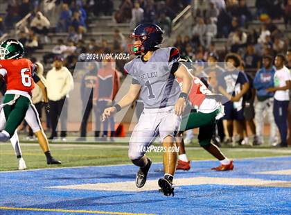 Thumbnail 3 in Inglewood vs. Leuzinger photogallery.