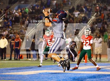 Thumbnail 2 in Inglewood vs. Leuzinger photogallery.