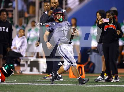 Thumbnail 2 in Inglewood vs. Leuzinger photogallery.