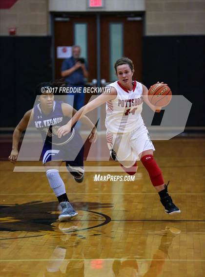 Thumbnail 1 in Pottsboro vs. Mt. Vernon photogallery.