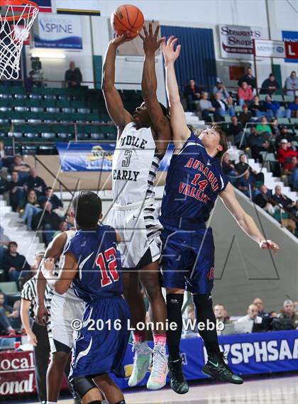 Thumbnail 3 in Middle Early College vs. AuSable Valley (NYSPHSAA Class C Semifinal) photogallery.