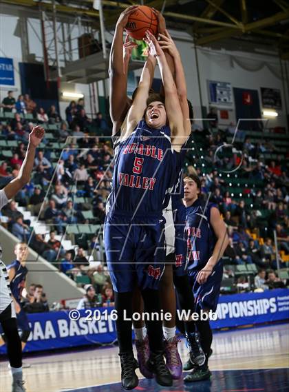 Thumbnail 2 in Middle Early College vs. AuSable Valley (NYSPHSAA Class C Semifinal) photogallery.