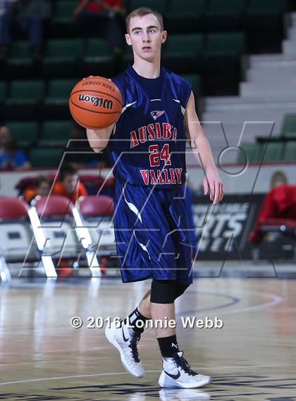 Thumbnail 2 in Middle Early College vs. AuSable Valley (NYSPHSAA Class C Semifinal) photogallery.