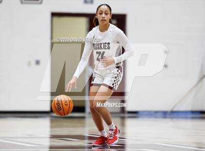 Thumbnail 1 in JV: Perry @ Hamilton photogallery.