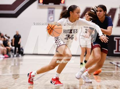 Thumbnail 1 in JV: Perry @ Hamilton photogallery.