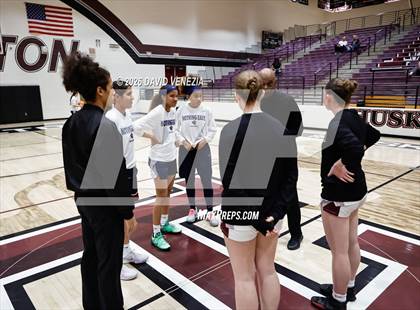 Thumbnail 1 in JV: Perry @ Hamilton photogallery.