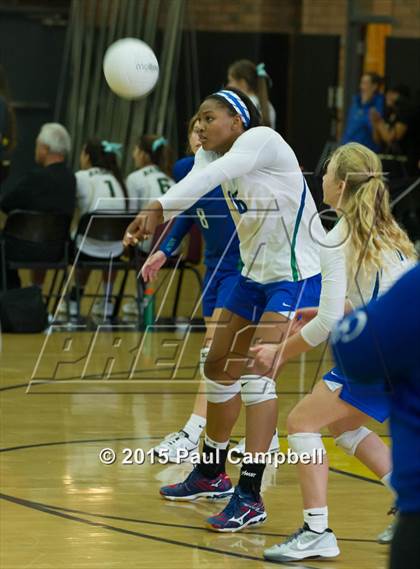 Thumbnail 3 in Hamilton vs Xavier (Gilbert Invitational) photogallery.