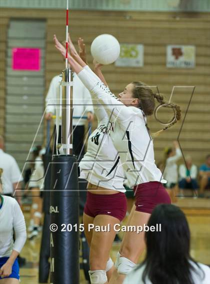 Thumbnail 2 in Hamilton vs Xavier (Gilbert Invitational) photogallery.