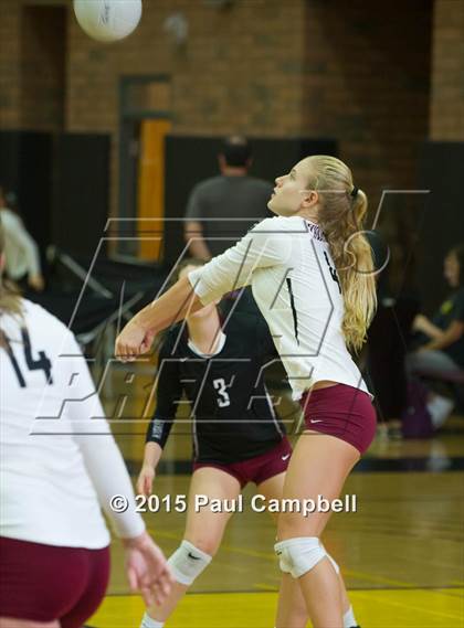 Thumbnail 3 in Hamilton vs Xavier (Gilbert Invitational) photogallery.