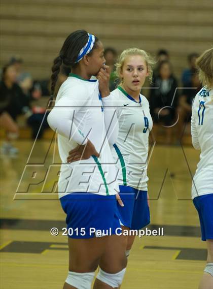 Thumbnail 2 in Hamilton vs Xavier (Gilbert Invitational) photogallery.