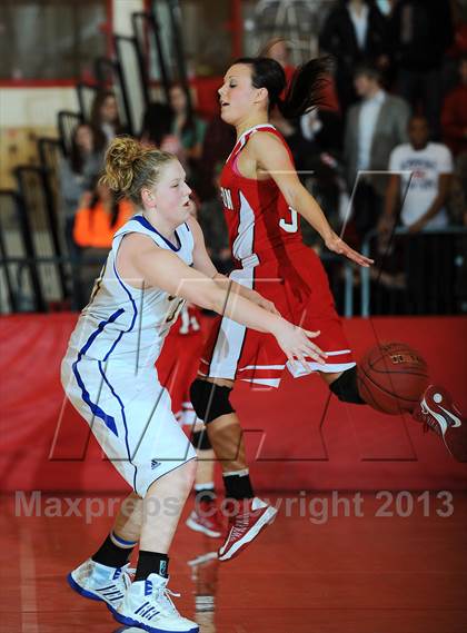 Thumbnail 3 in McPherson vs. Olathe South (Mid America Classic) photogallery.