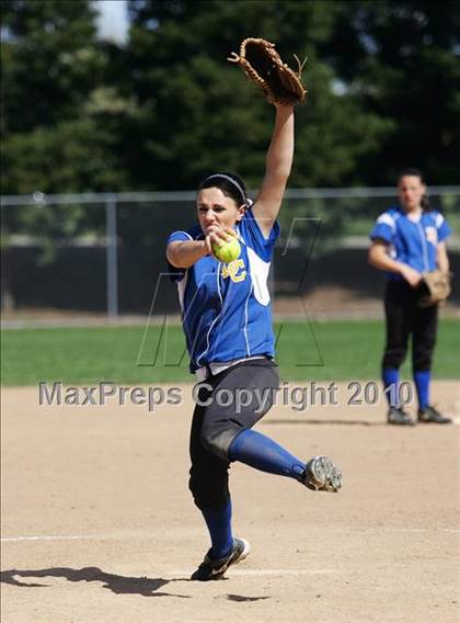 Thumbnail 2 in Vacaville vs. Del Campo photogallery.