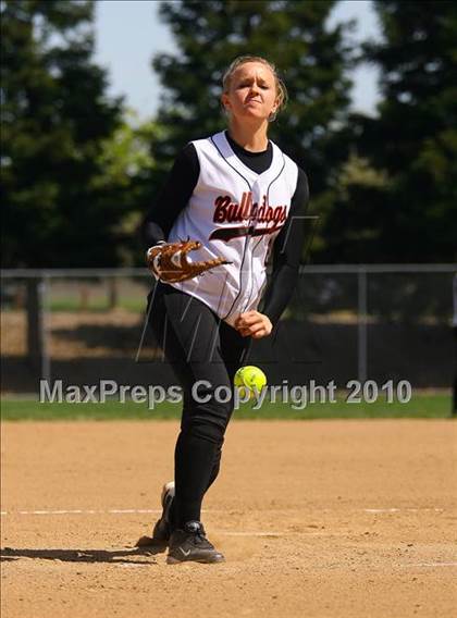 Thumbnail 3 in Vacaville vs. Del Campo photogallery.