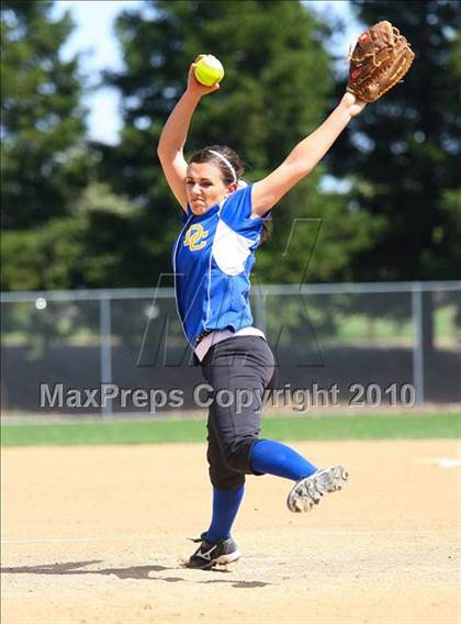 Thumbnail 3 in Vacaville vs. Del Campo photogallery.