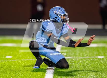 Thumbnail 3 in Silsbee vs. Sweeny (UIL 4A D2 Football Bi-District) photogallery.