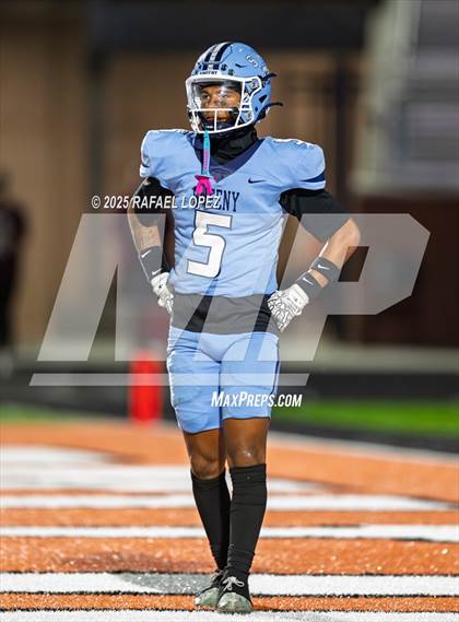 Thumbnail 1 in Silsbee vs. Sweeny (UIL Football 4A D2 Bi-District) photogallery.