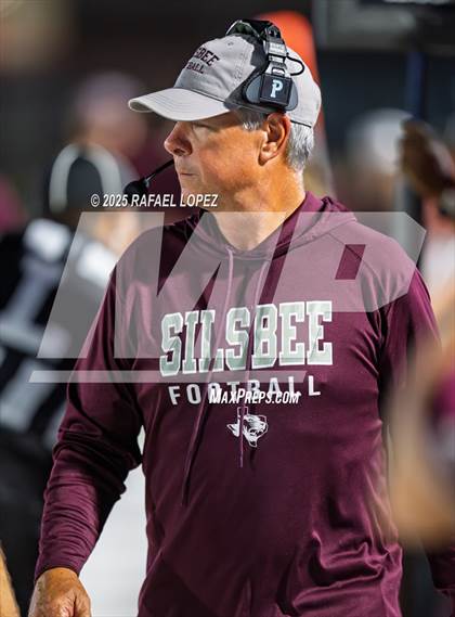 Thumbnail 1 in Silsbee vs. Sweeny (UIL 4A D2 Football Bi-District) photogallery.