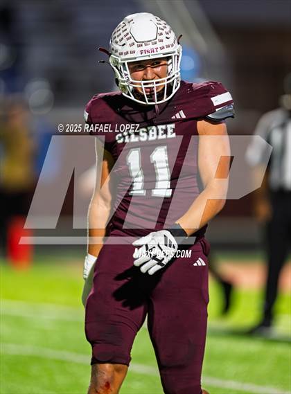 Thumbnail 2 in Silsbee vs. Sweeny (UIL Football 4A D2 Bi-District) photogallery.